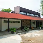 RedDoorz Premium @ Lido Sukabumi