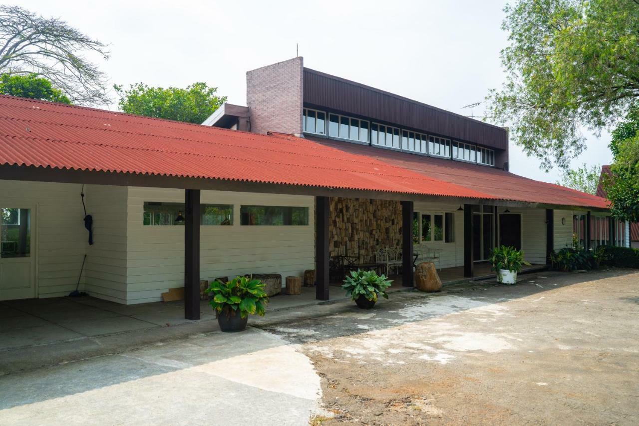 Wisma tamu Reddoorz Premium @ Lido Sukabumi Bogor