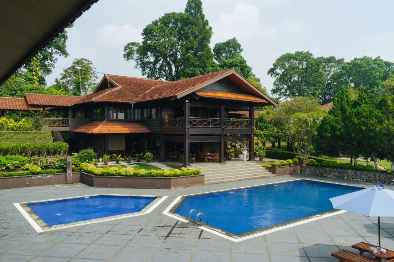 Wisma tamu Reddoorz Premium @ Lido Sukabumi 3*